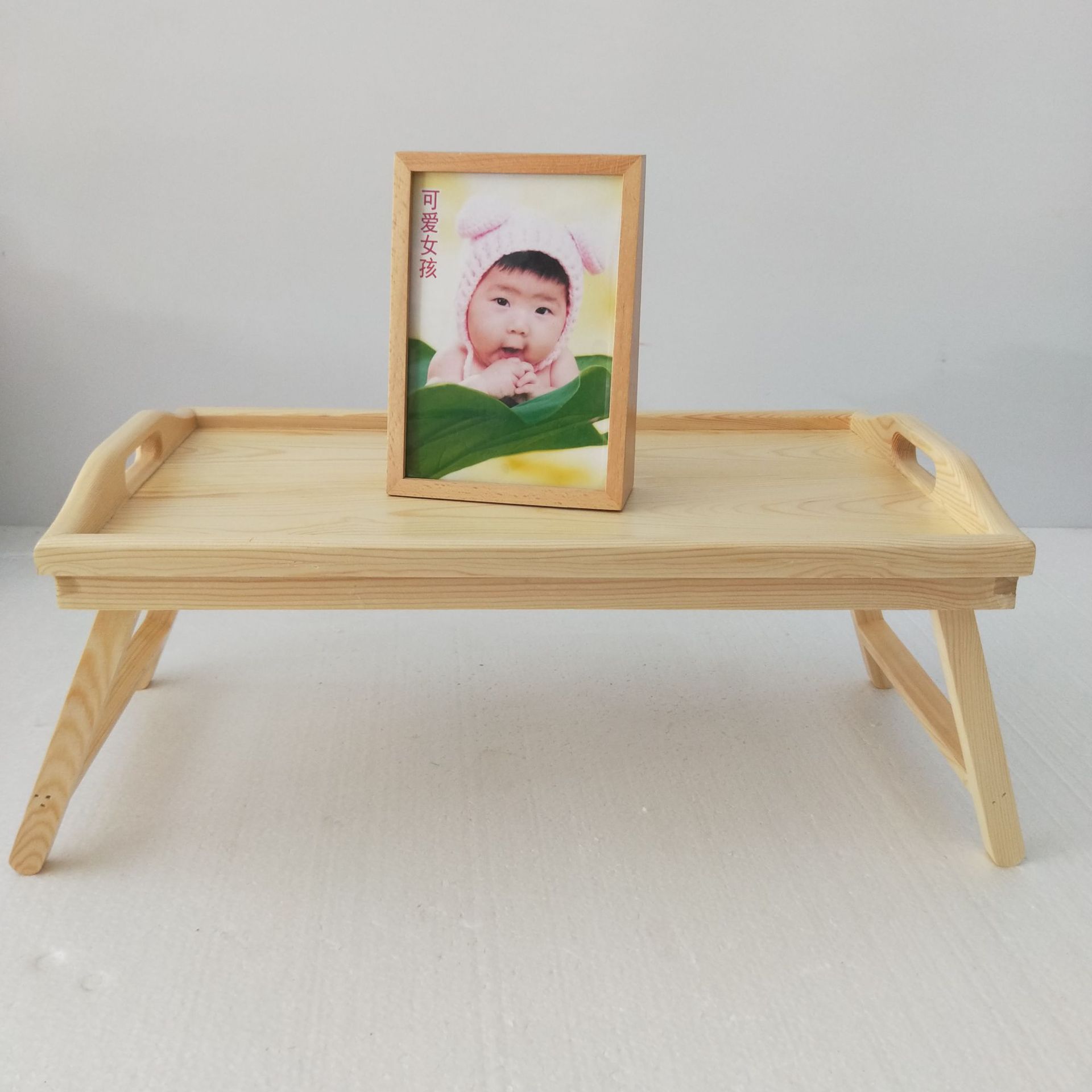 Vikbart frukostbord till sängen